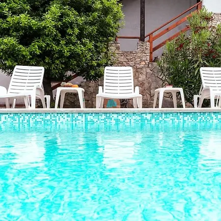 Bijoux, Private Pool, 500m To The Sea And Two For Two Families Ferienhaus