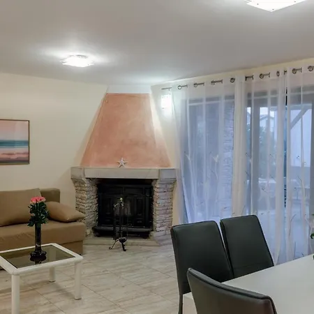 Bijoux, Private Pool, 500m To The Sea And Two For Two Families * Vodnjan