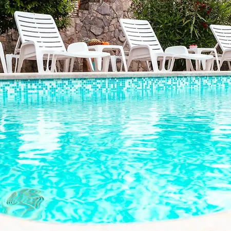 Bijoux, Private Pool, 500m To The Sea And Two For Two Families * Vodnjan