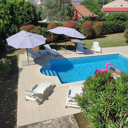 別荘 Bijoux, Private Pool, 500m To The Sea And Two For Two Families *