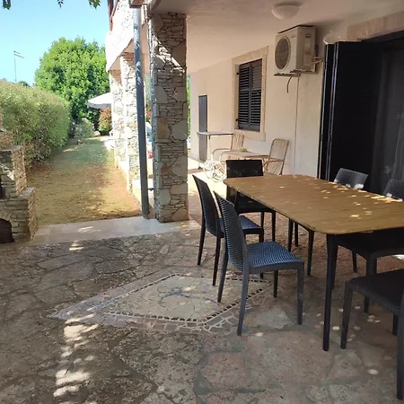 Bijoux, Private Pool, 500m To The Sea And Two For Two Families * Vodnjan